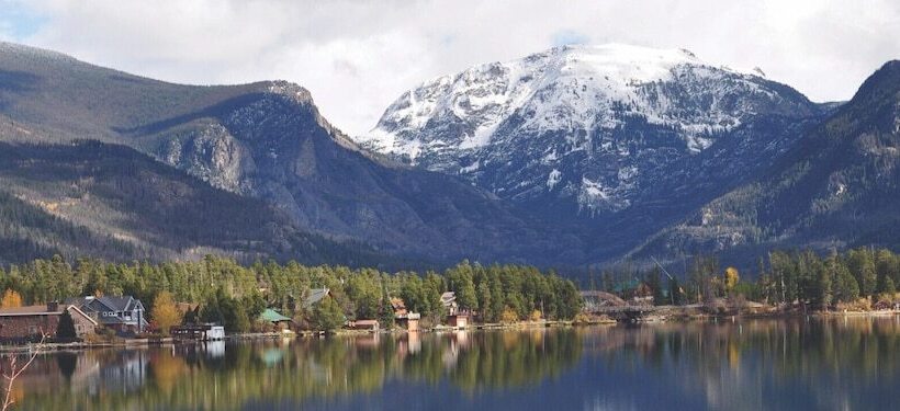 Relax & Recharge In Private Lake