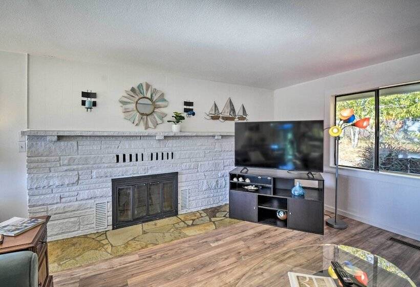 Relaxing Poulsbo Duplex W/ Liberty Bay Views!