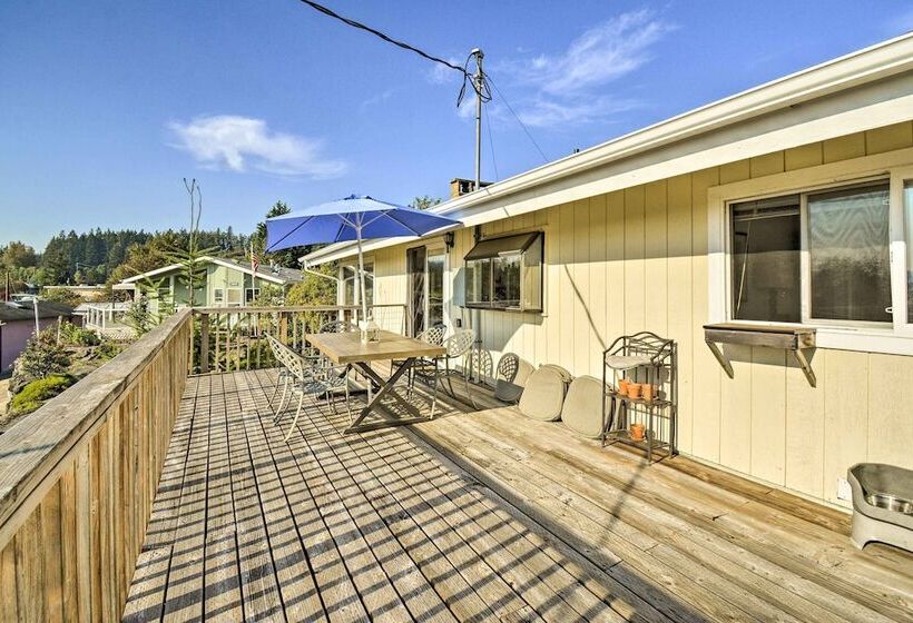 Relaxing Poulsbo Duplex W/ Liberty Bay Views!