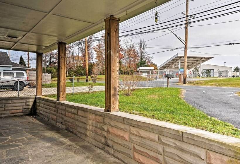 Remodeled Abingdon House W/ Spacious Yard!