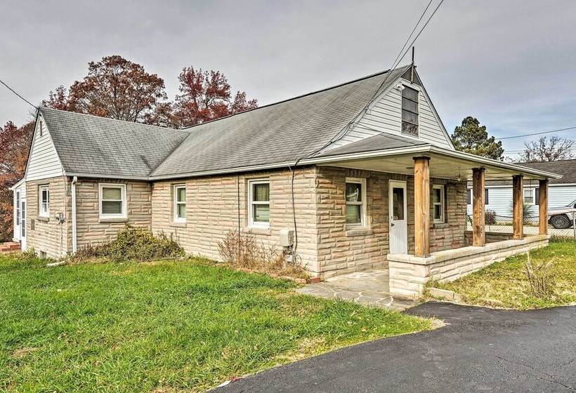 Remodeled Abingdon House W/ Spacious Yard!