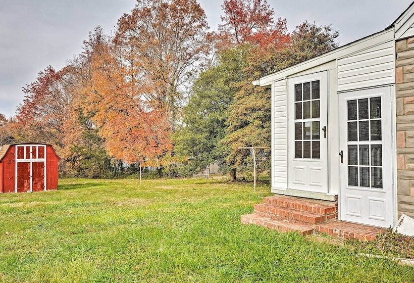 Remodeled Abingdon House W/ Spacious Yard!