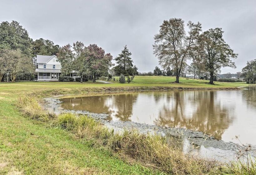 Remodeled Pittsboro Farmhouse Sitting On 220 Acres