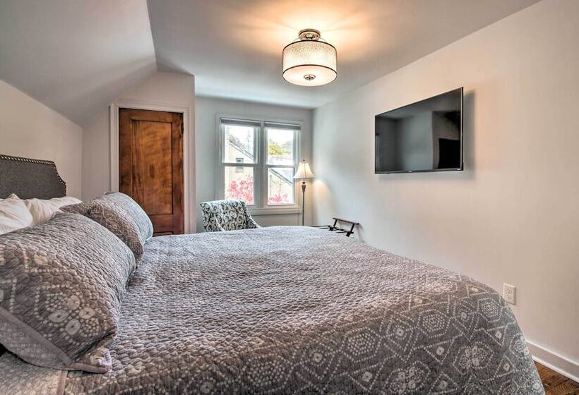 Renovated Historic Home < 1 Mile To Eagle Point!