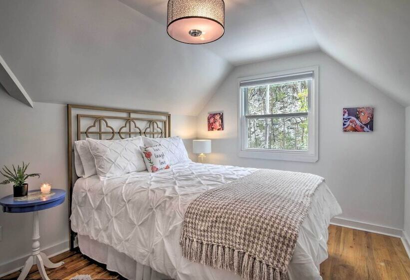 Renovated Historic Home < 1 Mile To Eagle Point!