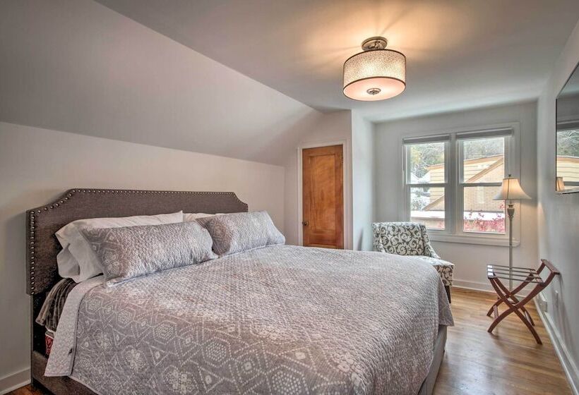 Renovated Historic Home < 1 Mile To Eagle Point!