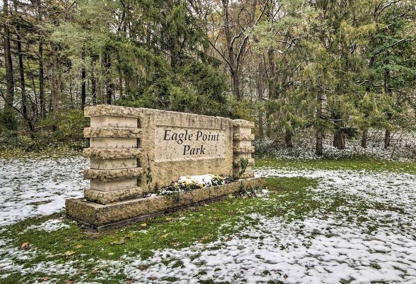 Renovated Historic Home < 1 Mile To Eagle Point!