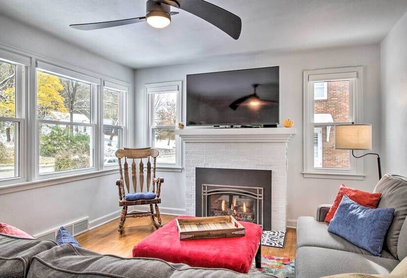 Renovated Historic Home < 1 Mile To Eagle Point!