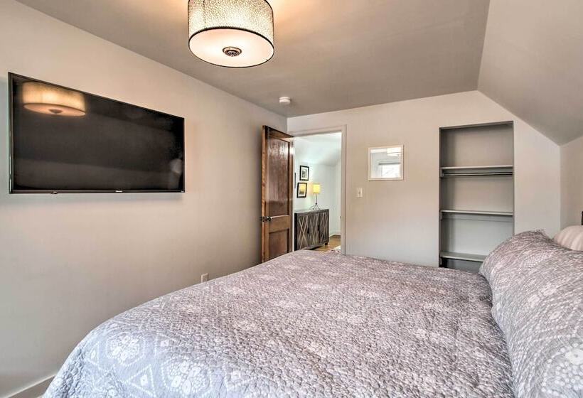 Renovated Historic Home < 1 Mile To Eagle Point!