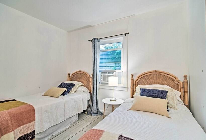 Retreat Half Mile To Beach/siesta Key Village