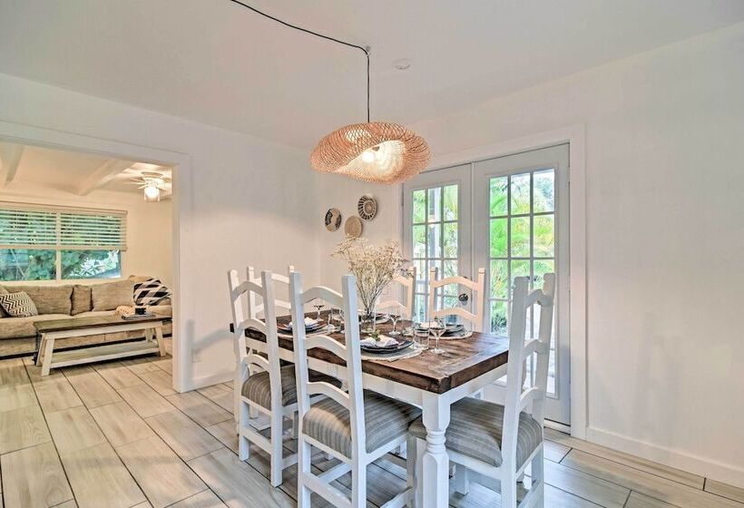 Retreat Half Mile To Beach/siesta Key Village