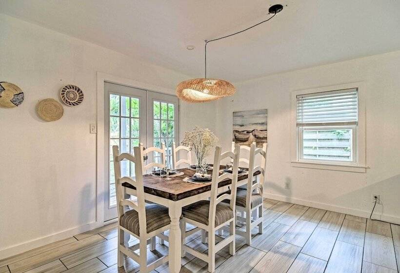 Retreat Half Mile To Beach/siesta Key Village