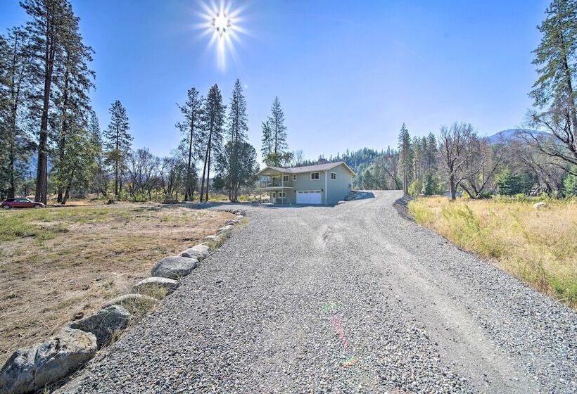 River Acres Retreat W/ Grill & River Access!