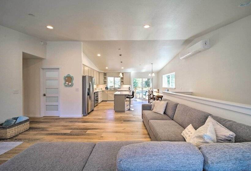 River Acres Retreat W/ Grill & River Access!