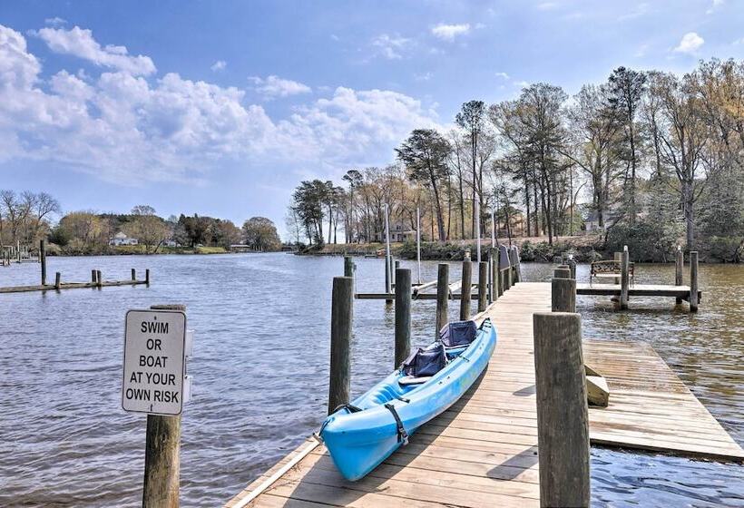 River S Edge Retreat With Kayaks & River Access!