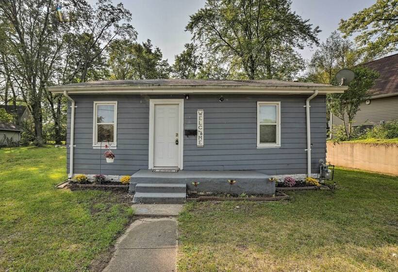 Riverside Niles Retreat W/ Fire Pit & Grill!