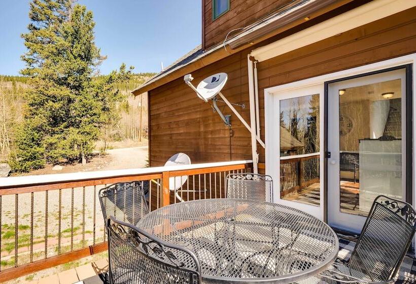 Roomy Alma Cabin W/ Pool Table: Ski, Hike, & Fish!