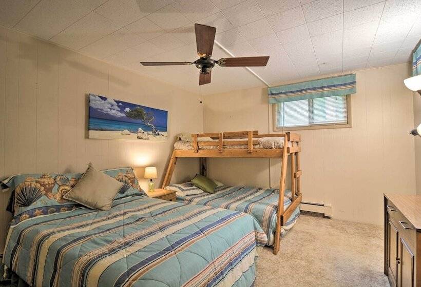 Roscommon Cabin W/ Fire Pit: Walk To Higgins Lake!