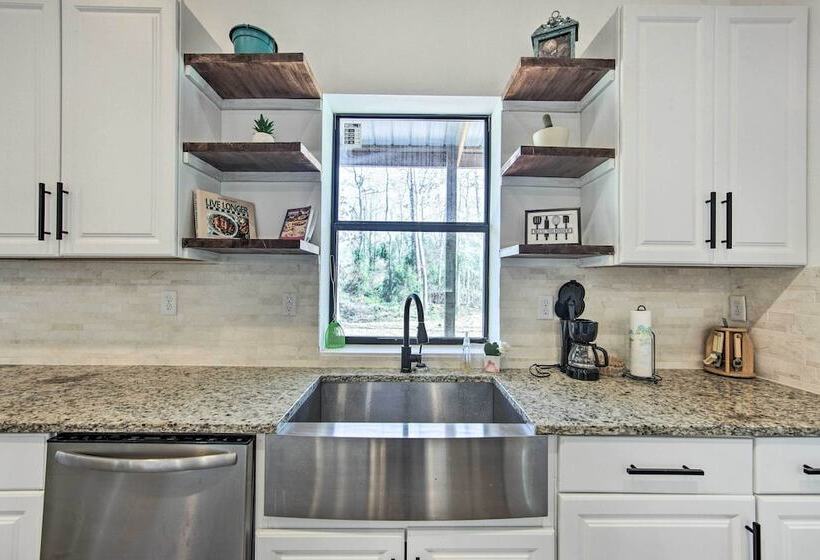 Rural Gilmer House W/ Covered Patio!