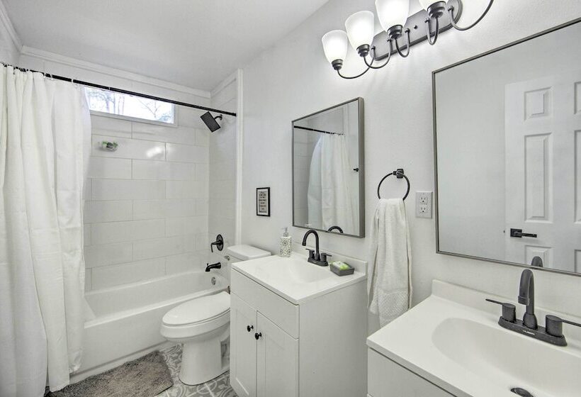 Rural Gilmer House W/ Covered Patio!