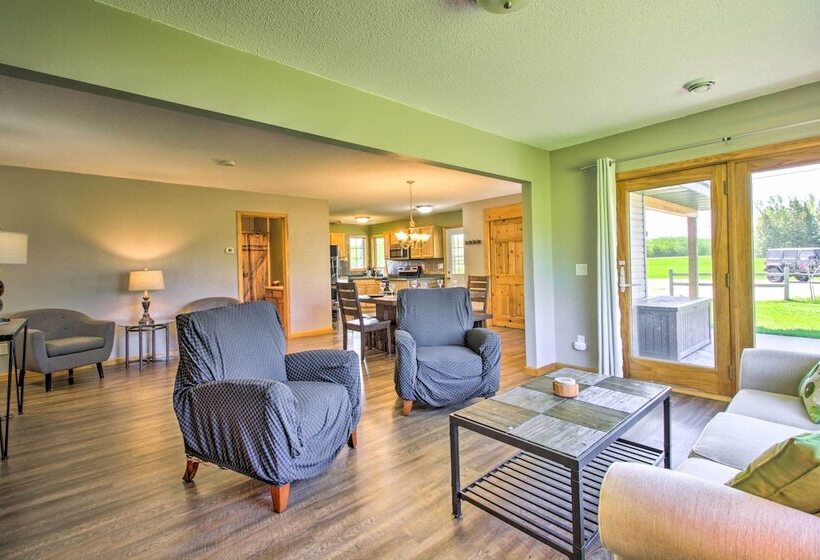 Rural  Harry S House  W/ Fire Pit On 20 Acres