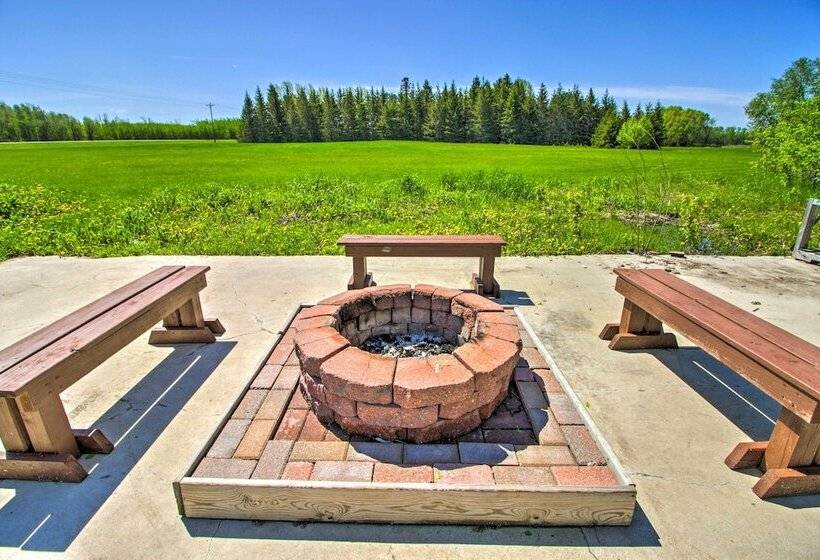 Rural  Harry S House  W/ Fire Pit On 20 Acres