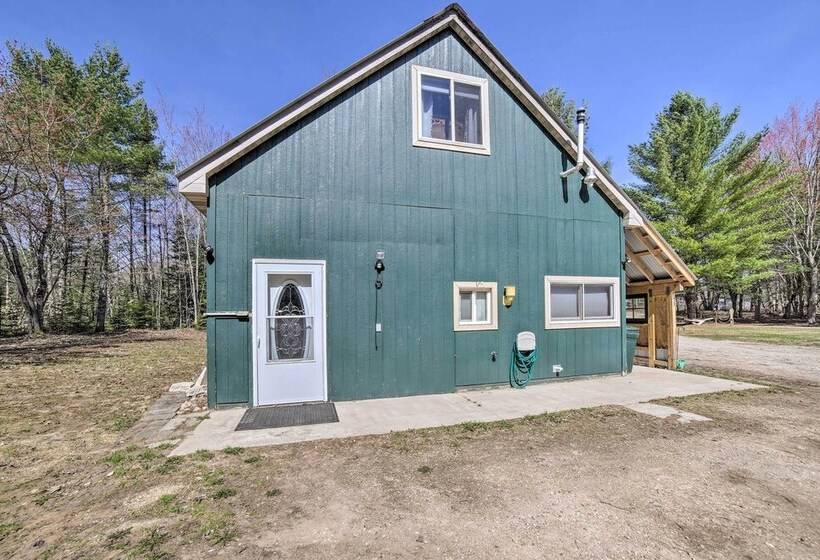 6 Mi To Shingleton: Manistique Home W/ Yard!