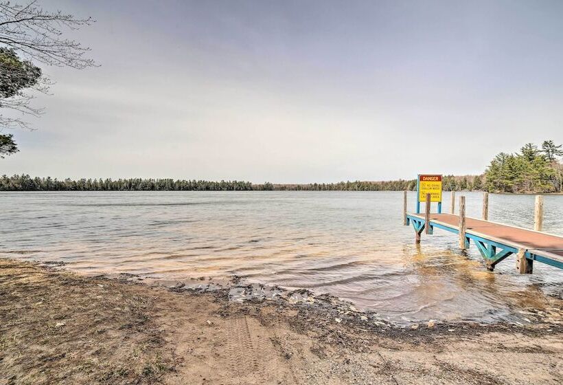 6 Mi To Shingleton: Manistique Home W/ Yard!