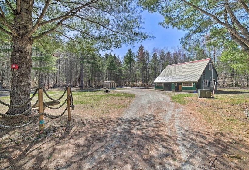 6 Mi To Shingleton: Manistique Home W/ Yard!