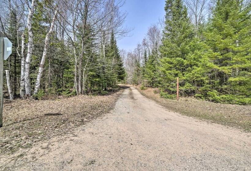 6 Mi To Shingleton: Manistique Home W/ Yard!