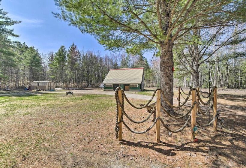 6 Mi To Shingleton: Manistique Home W/ Yard!
