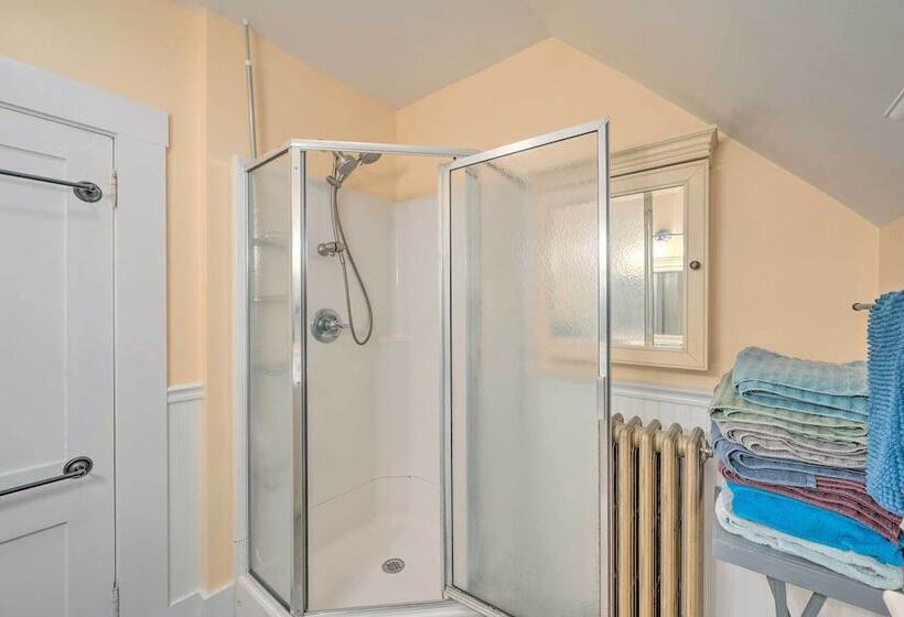 Rustic & Historic Guildhall Farmhouse W/ Fire Pit!