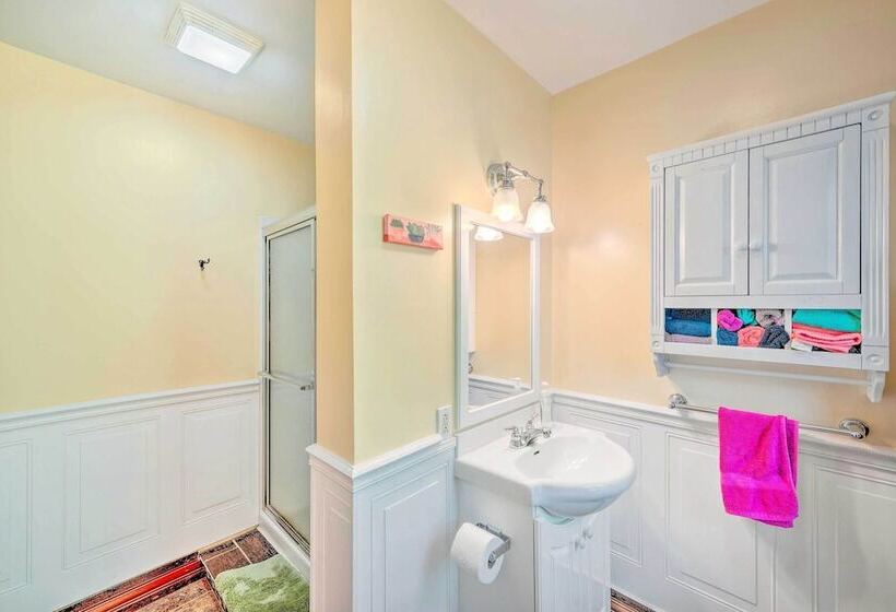 Rustic & Historic Guildhall Farmhouse W/ Fire Pit!