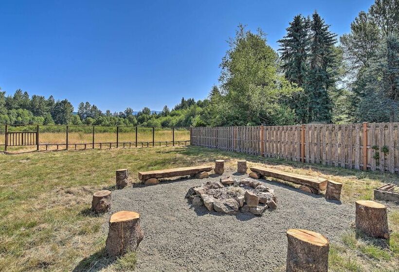 Rustic Cabin Near Mt Rainier: Fire Pit & Bbq!