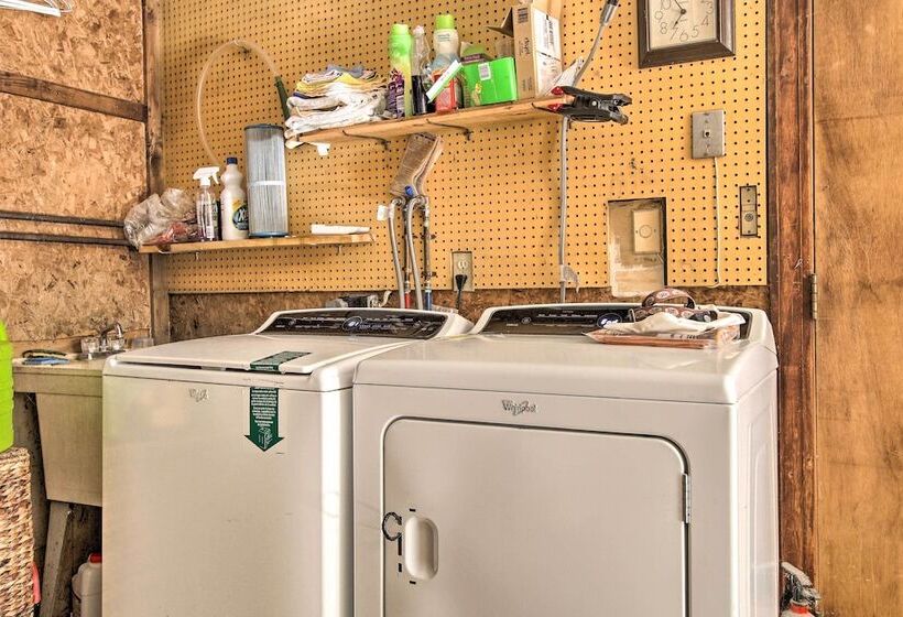 Rustic Retreat W/ Hot Tub In North Branford!