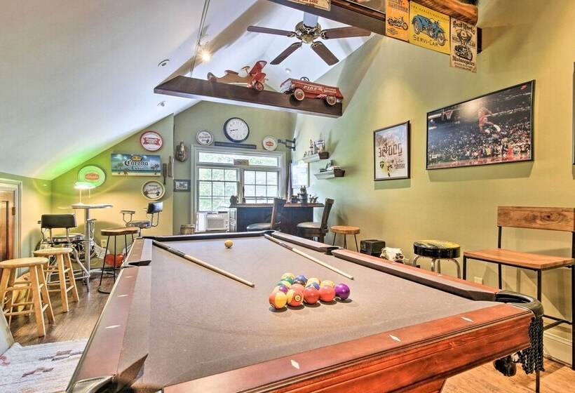 Rustic Retreat W/ Hot Tub In North Branford!