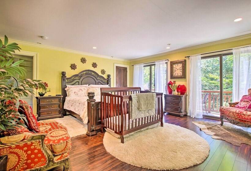 Rustic Retreat W/ Hot Tub In North Branford!