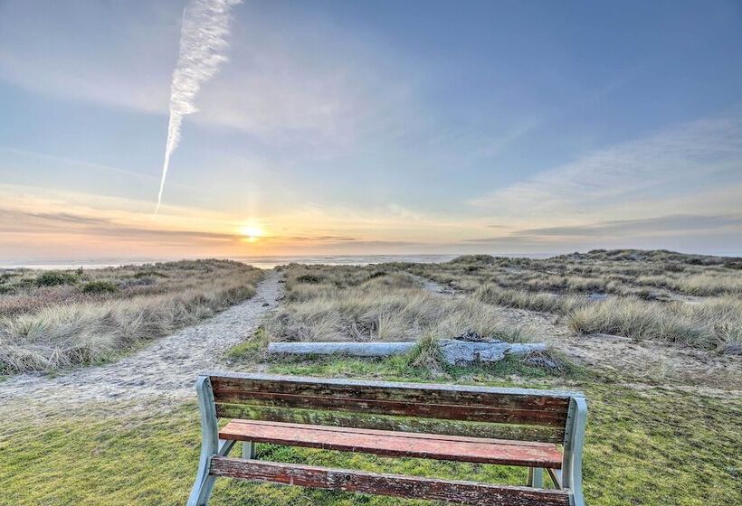 Sanderling Sea Cottages, Unit 2: Walk To Coast!