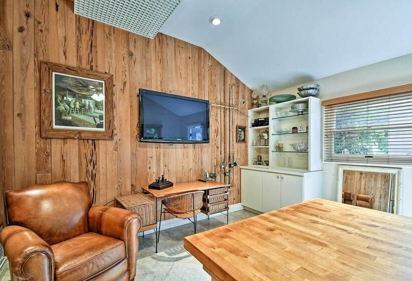 Sarasota Bungalow W/ Pergola, Garden & Waterfalls!