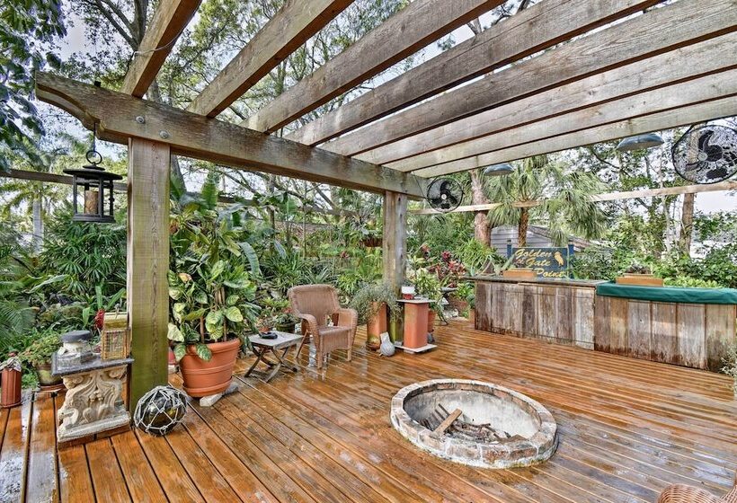Sarasota Bungalow W/ Pergola, Garden & Waterfalls!