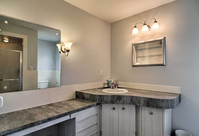 Sarasota Home W/large Backyard & Water Access