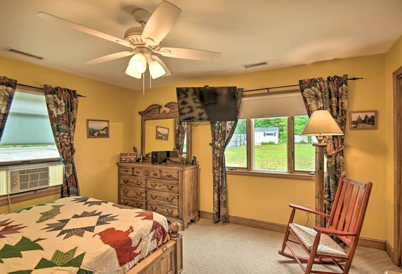 Scenic Little Ossipee Lake Retreat W/ Grill!