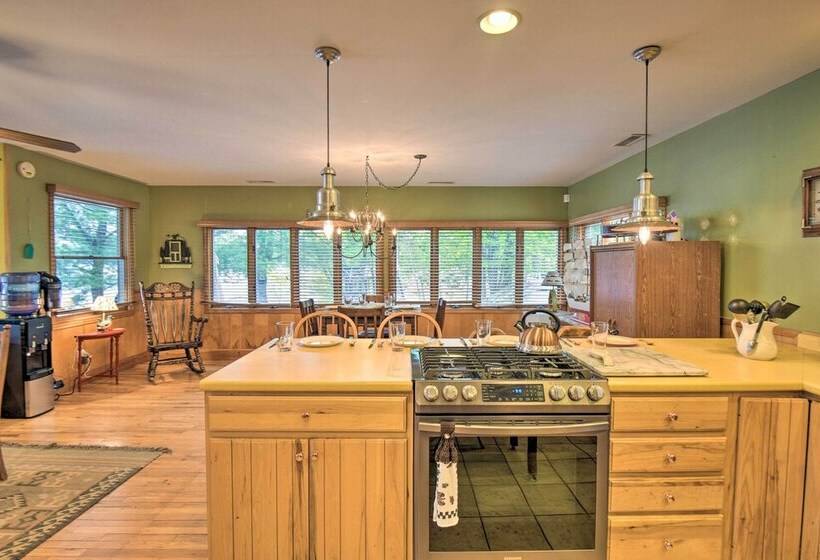 Scenic Little Ossipee Lake Retreat W/ Grill!