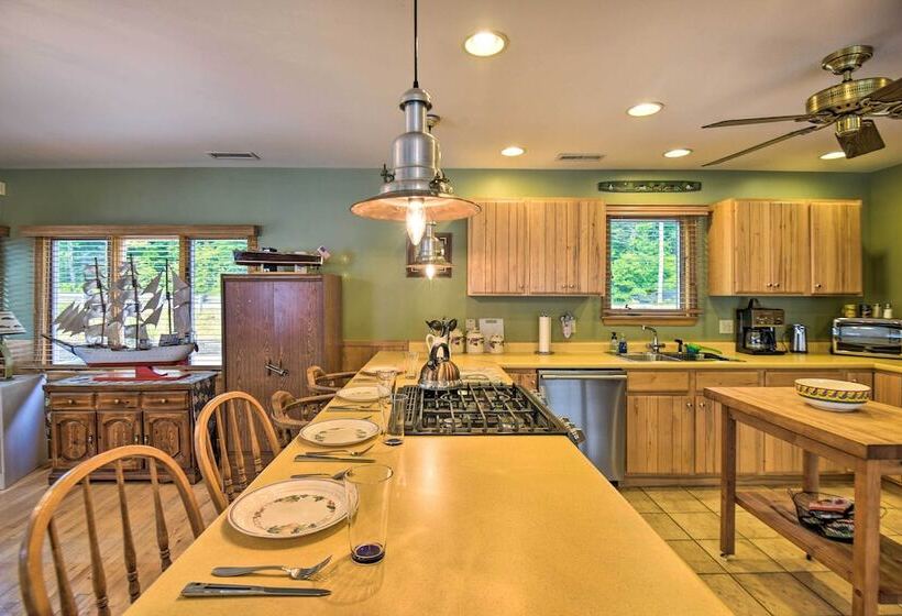 Scenic Little Ossipee Lake Retreat W/ Grill!