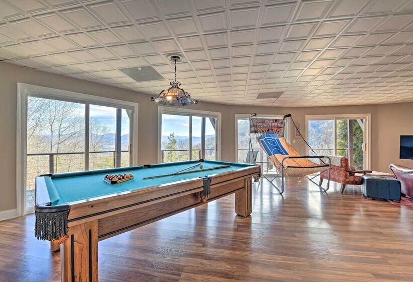 Scenic Pet Friendly House W/ Private Hot Tub!