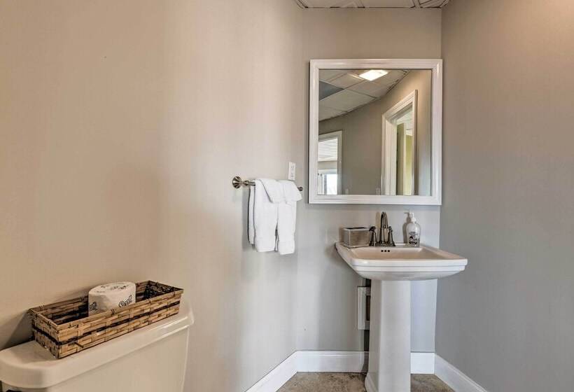 Scenic Pet Friendly House W/ Private Hot Tub!