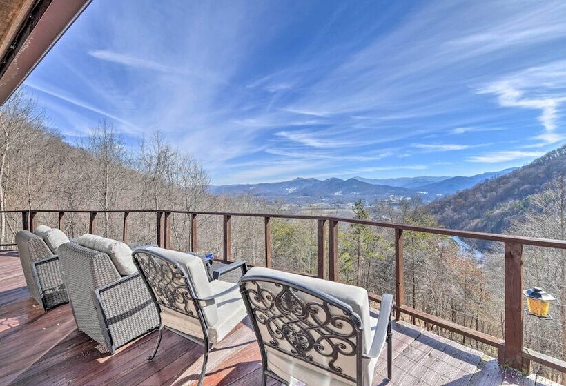 Scenic Pet Friendly House W/ Private Hot Tub!