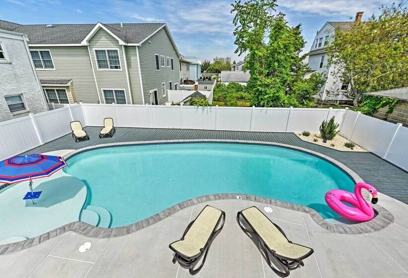 Seaside Wildwood Haven: Walk To Boardwalk/beach!