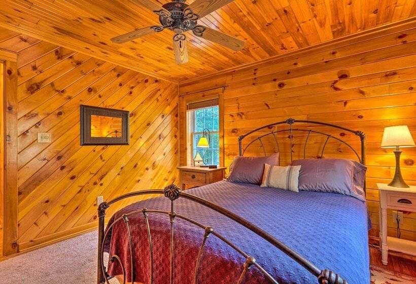 Secluded Cabin Between Boone & Blowing Rock!