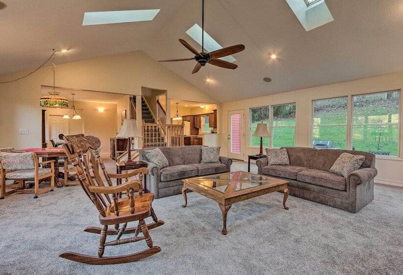 Sugar Grove Escape W/ Hot Tub & Remote Workspace!